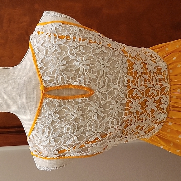 Moulinette Soeurs Anthropologie Melora Yellow Polka Dot Dress in size 2 - Picture 7 of 16